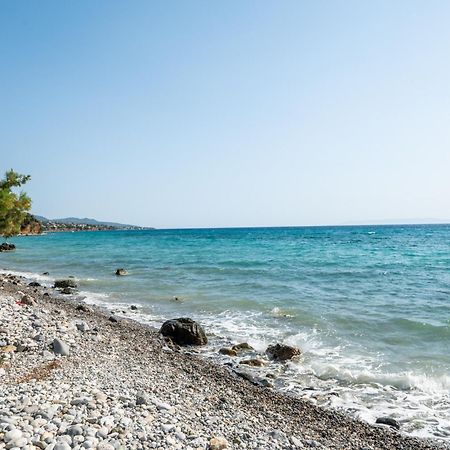 Вилла Thea Seaview Luxury Living Каламата Экстерьер фото