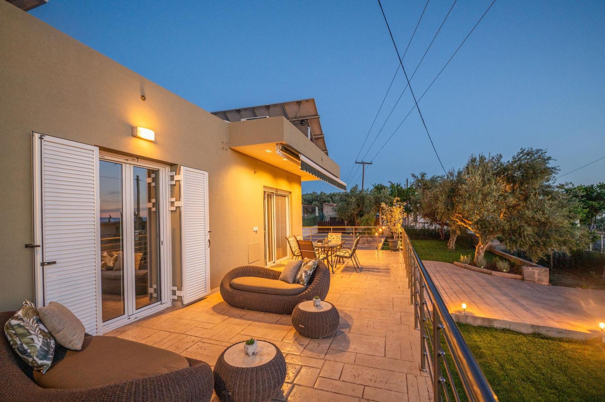 Вилла Thea Seaview Luxury Living Каламата Экстерьер фото